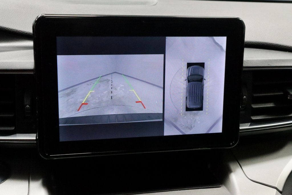 Certified 2022 Ford Explorer XLT w/ Equipment Group 202A image 2