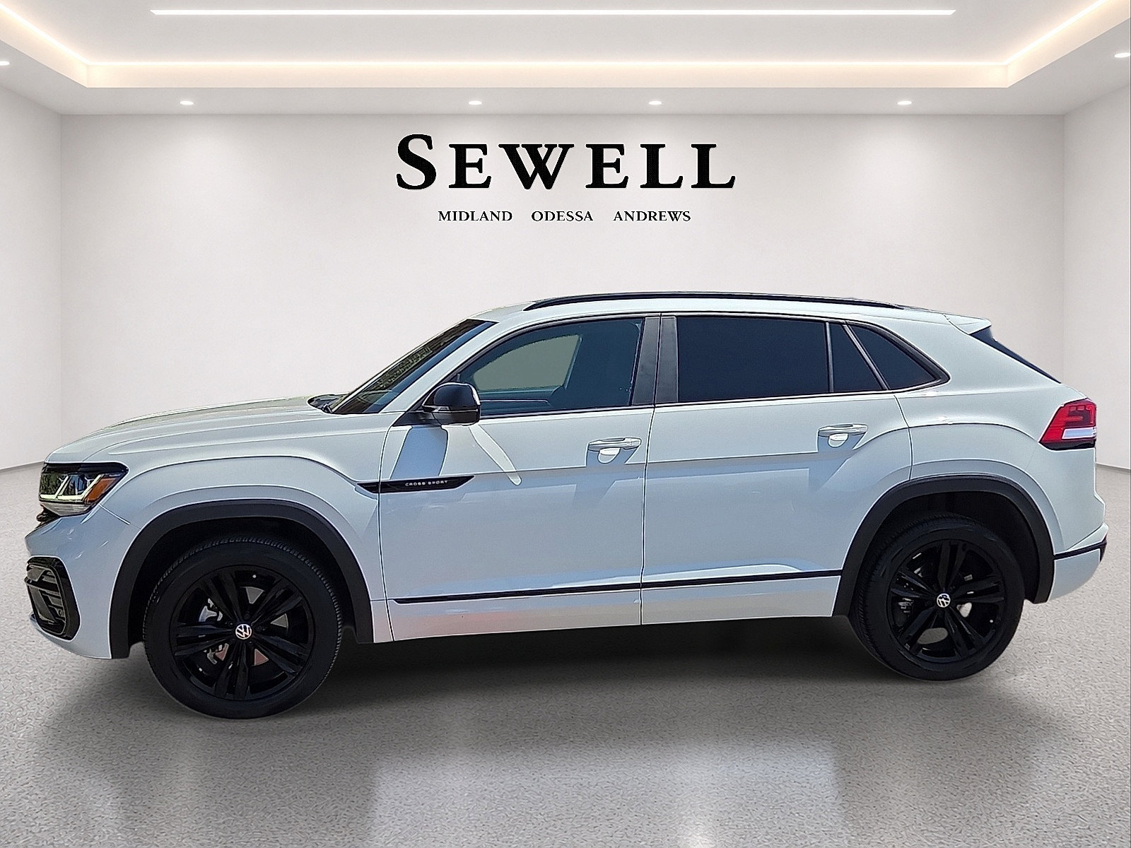 Used 2023 Volkswagen Atlas Cross Sport SEL R-Line AWD/4WD image 2