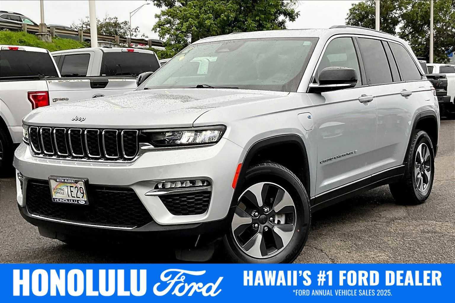 Used 2022 Jeep Grand Cherokee Limited 4xe image 6