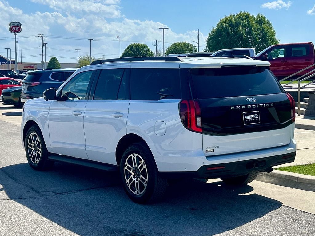 Certified 2025 Ford Expedition Active AWD/4WD image 4