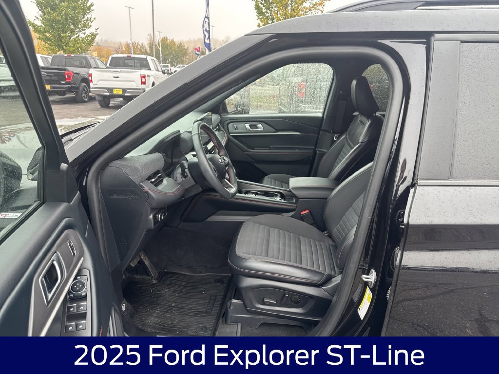 Certified 2025 Ford Explorer ST-Line AWD/4WD image 12