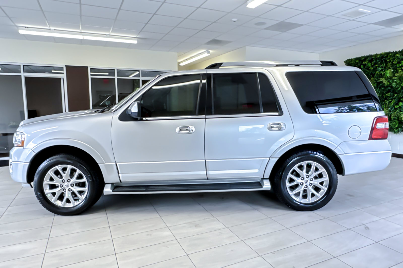 Certified 2017 Ford Expedition Limited AWD/4WD image 7