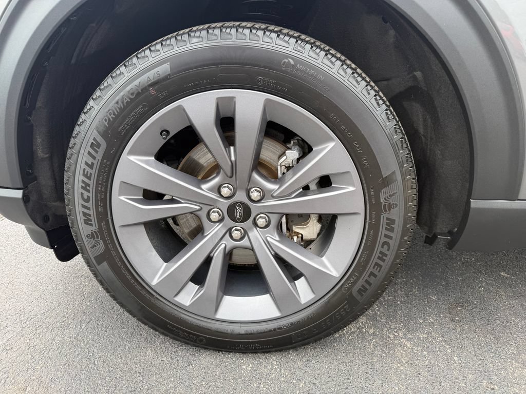 Certified 2023 Ford Explorer XLT w/ Equipment Group 202A AWD/4WD image 12