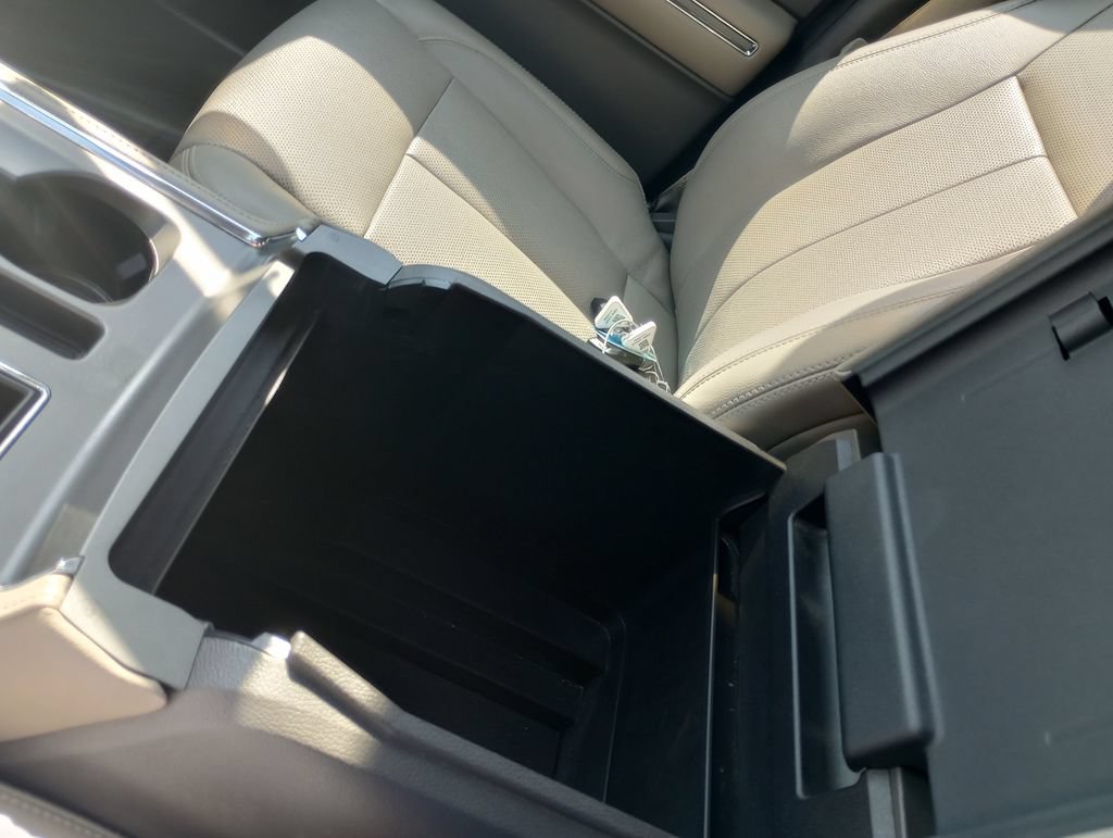 Certified 2018 Ford Expedition XLT w/ Equipment Group 202A RWD image 31