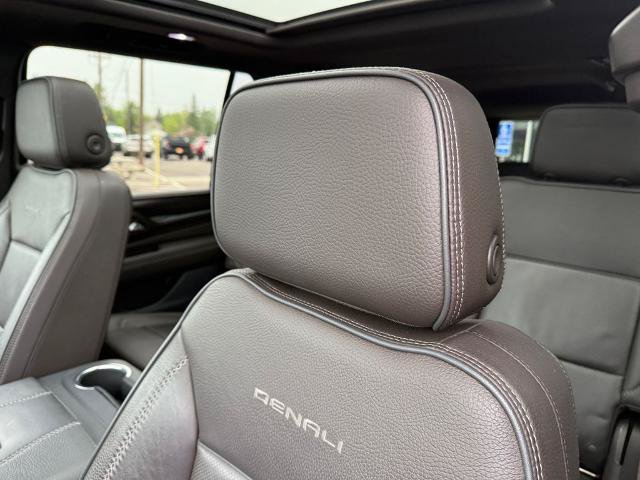 Used 2021 GMC Yukon XL Denali w/ Denali Premium Package AWD/4WD image 36