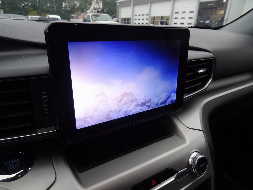 Certified 2022 Ford Explorer XLT w/ Equipment Group 202A image 14