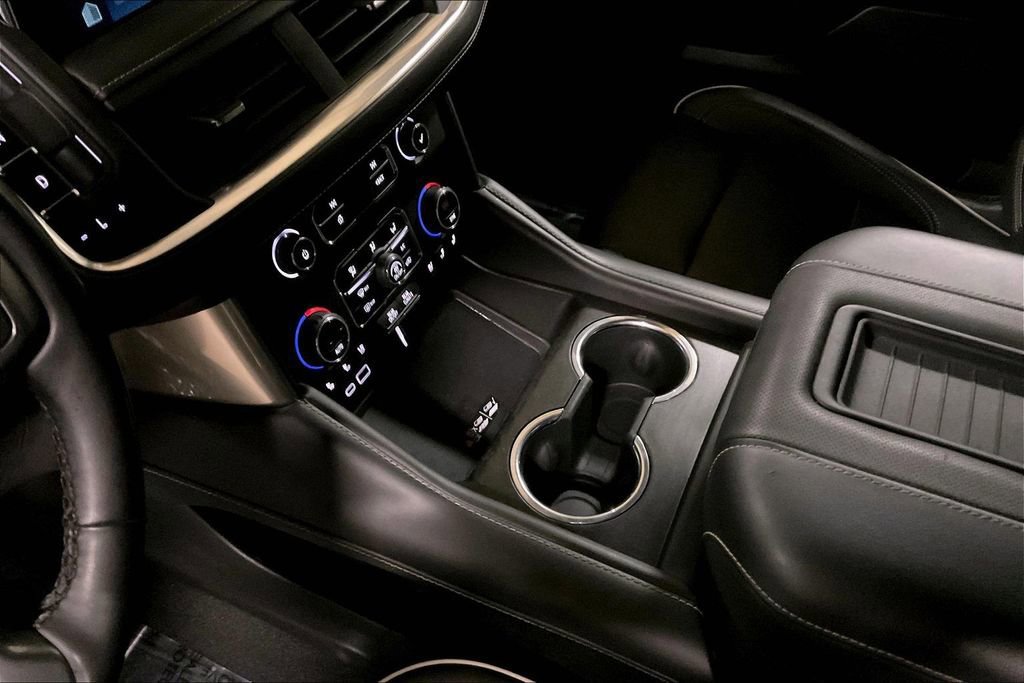 Used 2023 Chevrolet Suburban Premier image 16