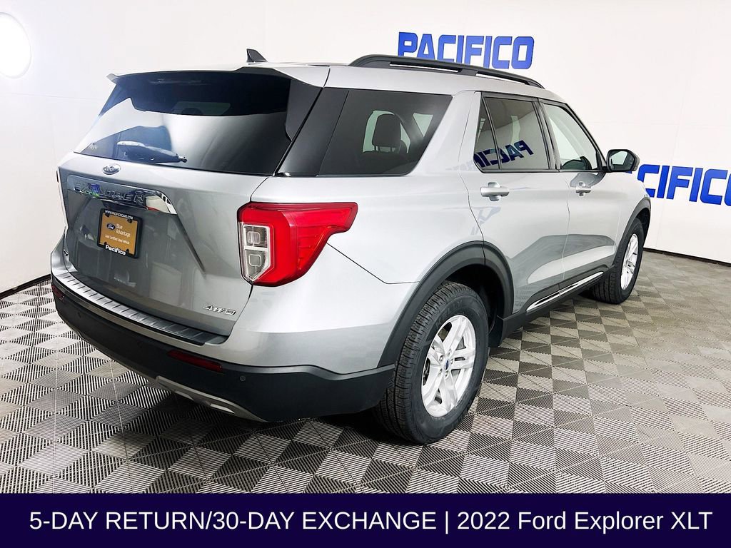 Certified 2022 Ford Explorer XLT w/ Equipment Group 202A AWD/4WD image 8