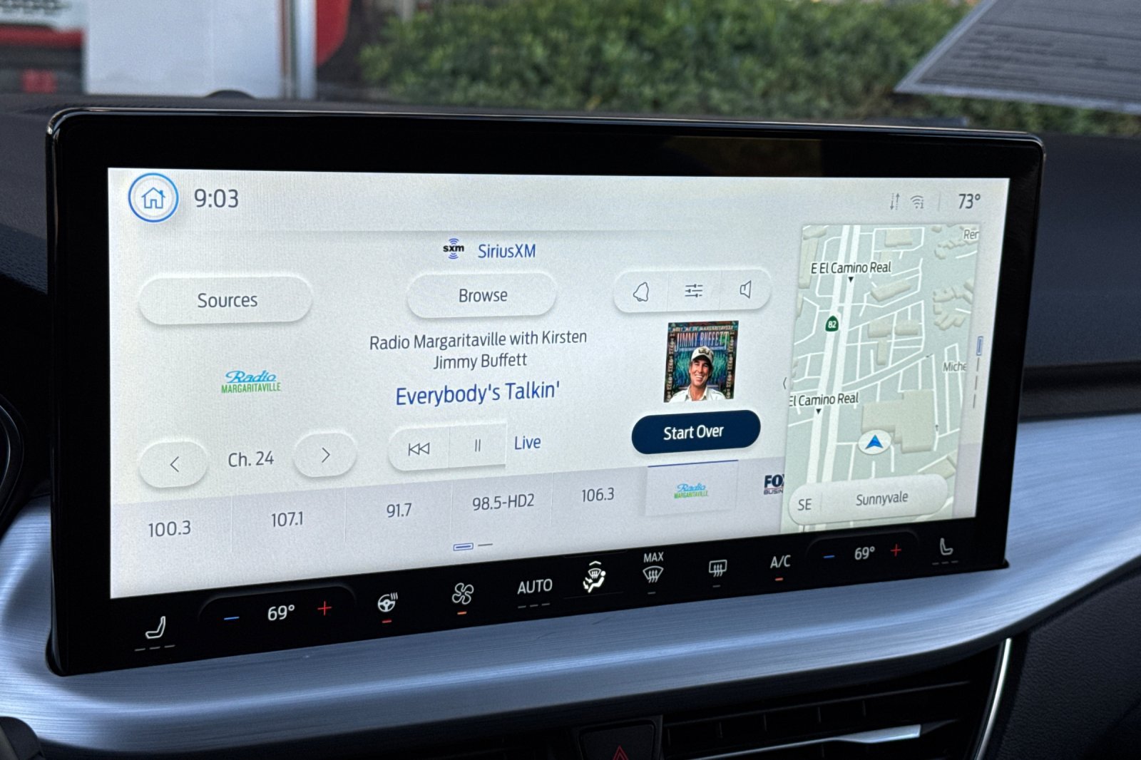 Certified 2025 Ford Escape SE w/ PHEV Premium Package FWD image 19