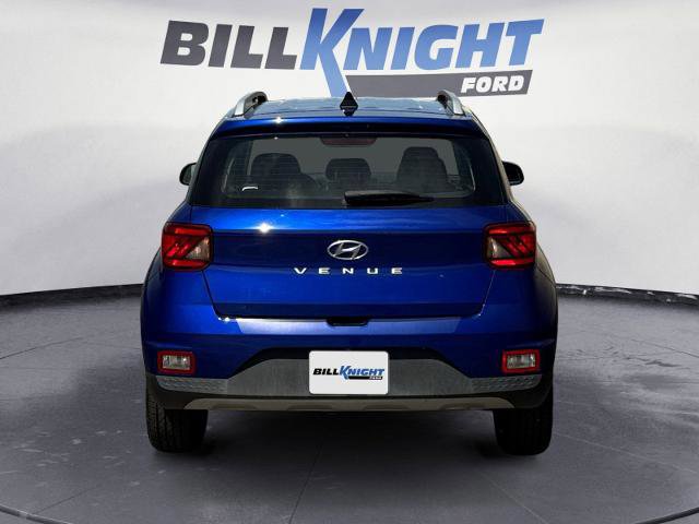 Used 2022 Hyundai Venue SEL image 3