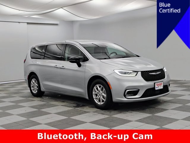 Used 2024 Chrysler Pacifica Touring-L FWD image 1