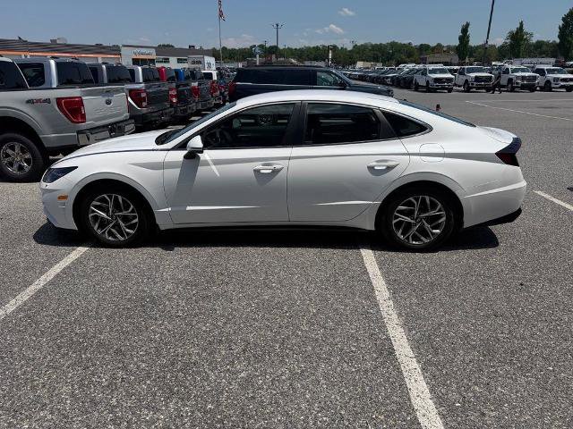 Used 2023 Hyundai Sonata SEL w/ Preferred Accessory Package FWD image 5