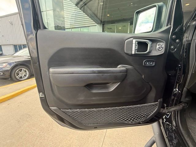 Used 2023 Jeep Gladiator Sport AWD/4WD image 11