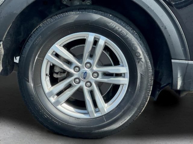 Certified 2018 Ford Explorer XLT w/ Equipment Group 202A AWD/4WD image 9