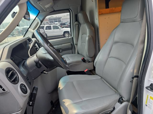 Certified 2017 Ford E-450 and Econoline 450 Super Duty w/ Power Windows & Locks Group RWD image 11