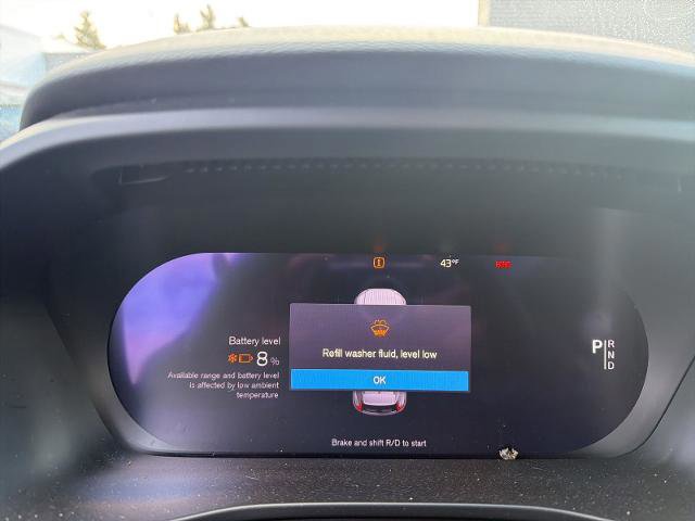 Used 2022 Volvo XC40 P8 Recharge Plus image 12