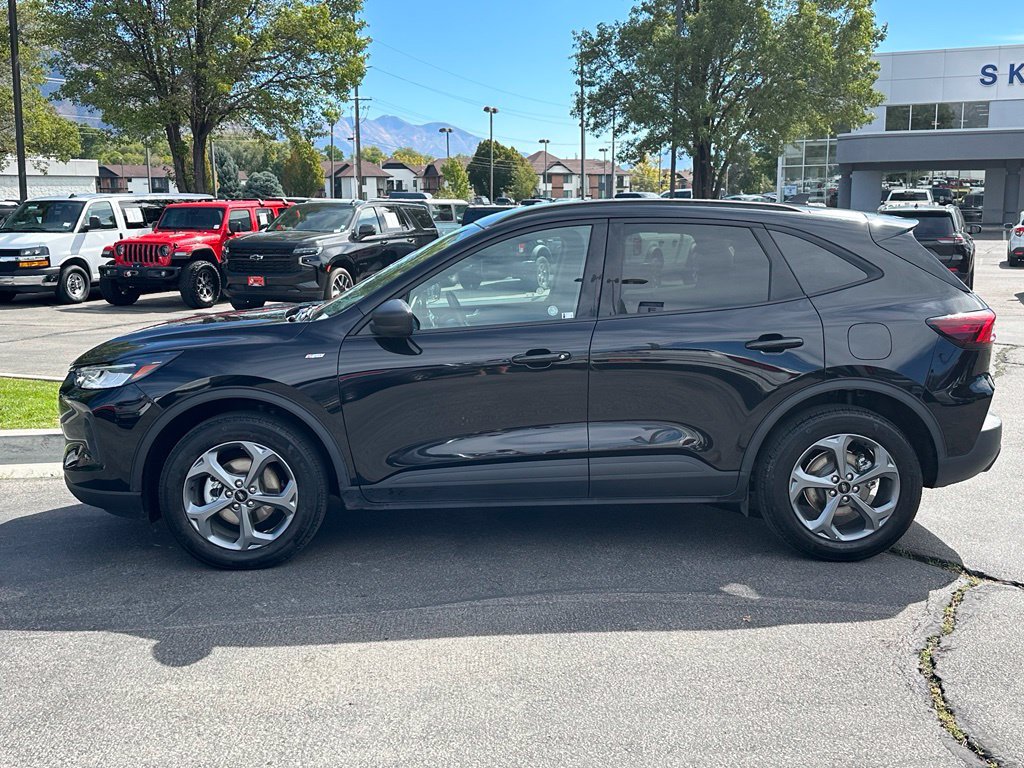 Certified 2025 Ford Escape ST-Line AWD/4WD image 13