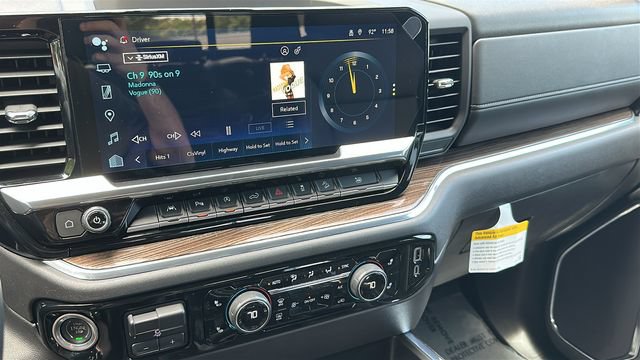Used 2023 Chevrolet Silverado 1500 LT Trail Boss w/ LT Trail Boss Premium Package AWD/4WD image 28