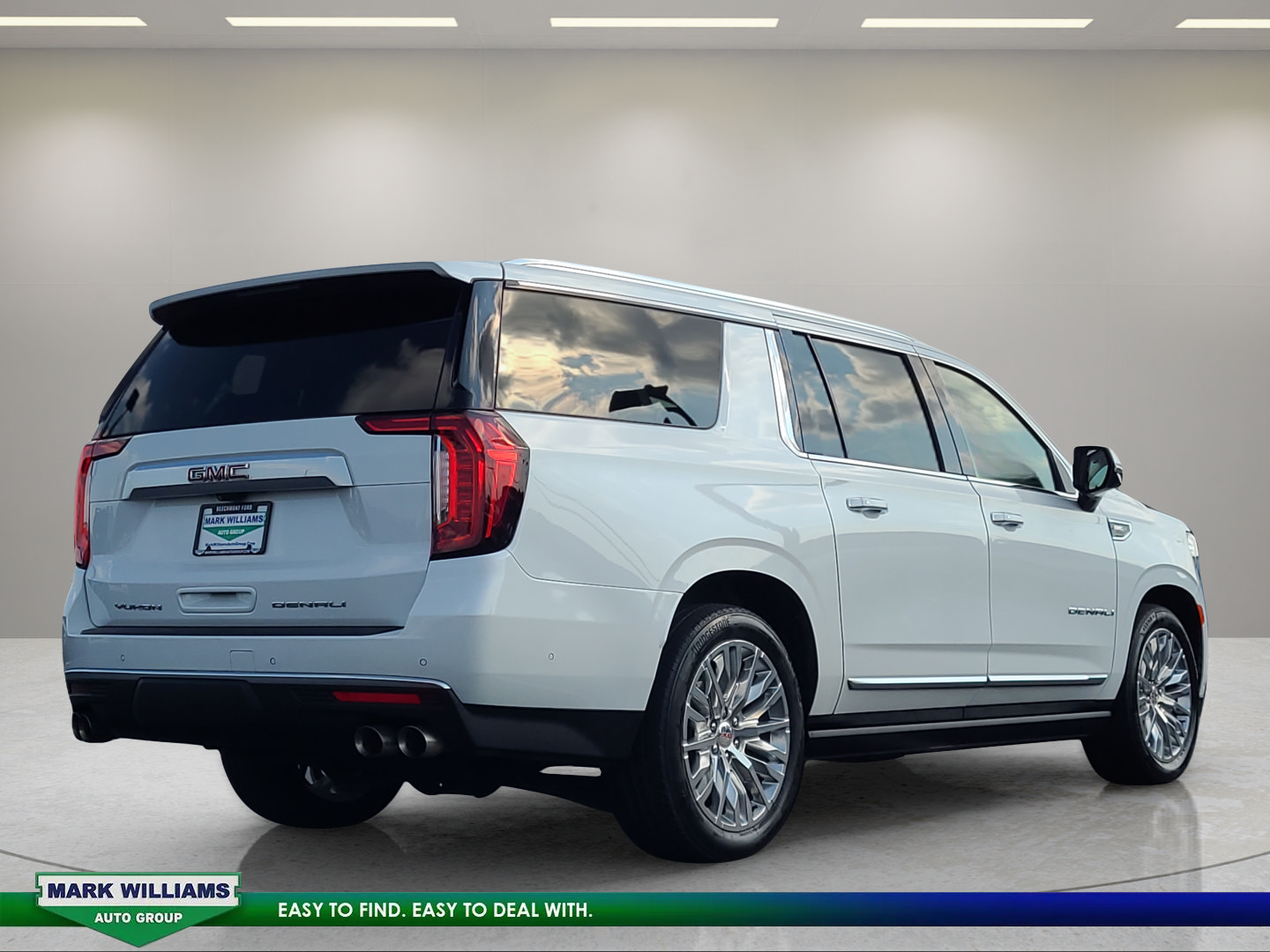 Used 2024 GMC Yukon XL Denali w/ Denali Reserve Package AWD/4WD image 4