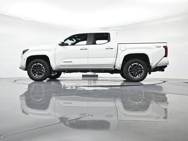 Used 2024 Toyota Tacoma TRD Sport AWD/4WD image 36