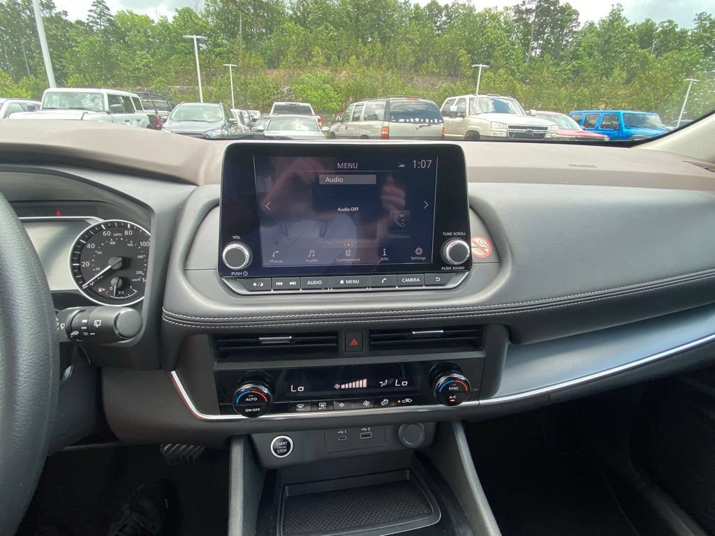 Used 2023 Nissan Rogue SV AWD/4WD image 15