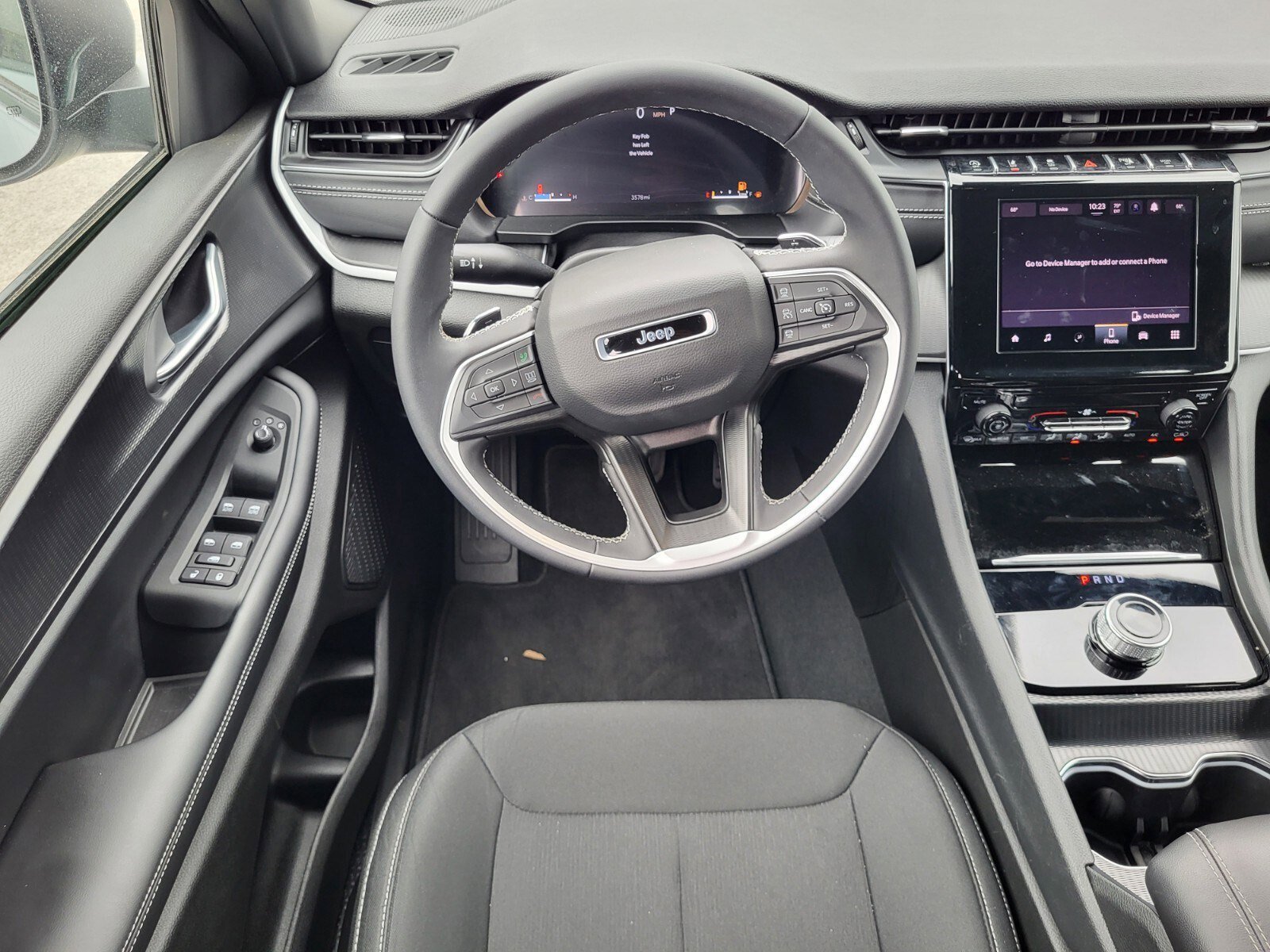 Used 2025 Jeep Grand Cherokee L Laredo image 14