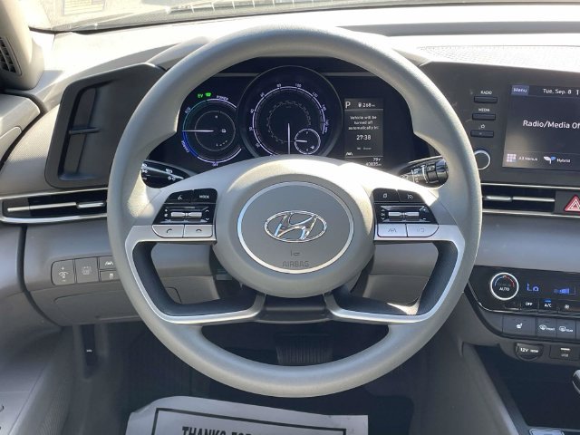 Used 2022 Hyundai Elantra Blue FWD image 13