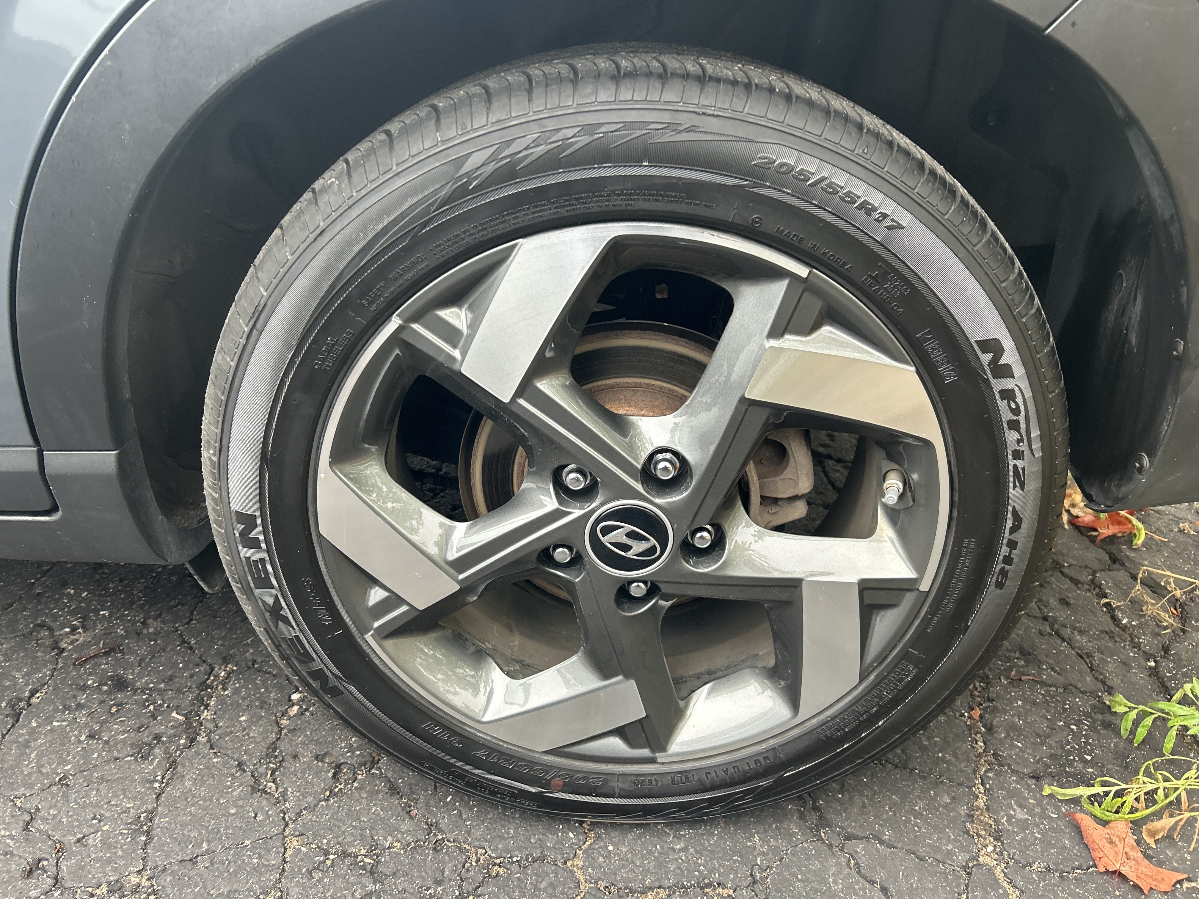 Used 2024 Hyundai Venue SEL FWD image 23