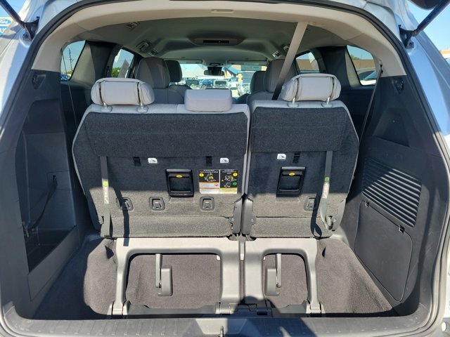 Used 2025 Toyota Sienna LE AWD/4WD image 9