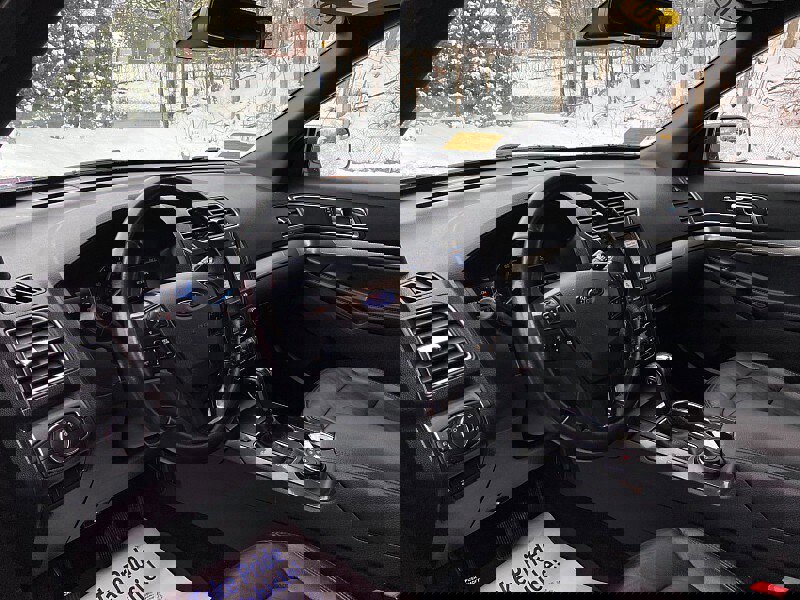 Certified 2018 Ford Explorer XLT w/ Equipment Group 202A image 23