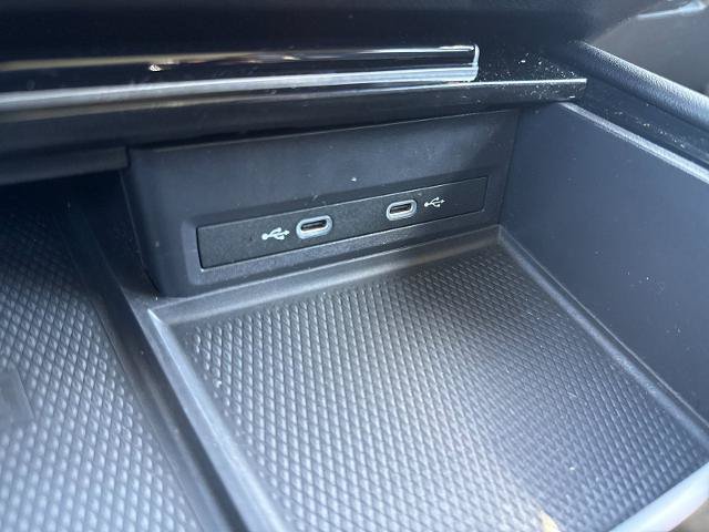Used 2024 Volkswagen Atlas SE w/ Panoramic Sunroof Package FWD image 28
