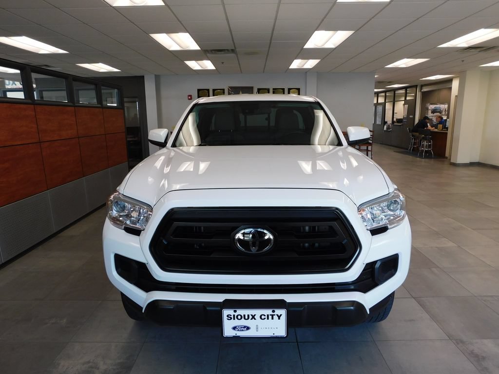 Used 2020 Toyota Tacoma SR w/ SR Convenience Package AWD/4WD image 2