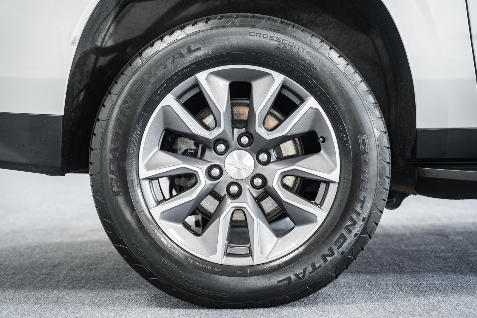 Used 2023 Chevrolet Suburban LT w/ Luxury Package AWD/4WD image 25