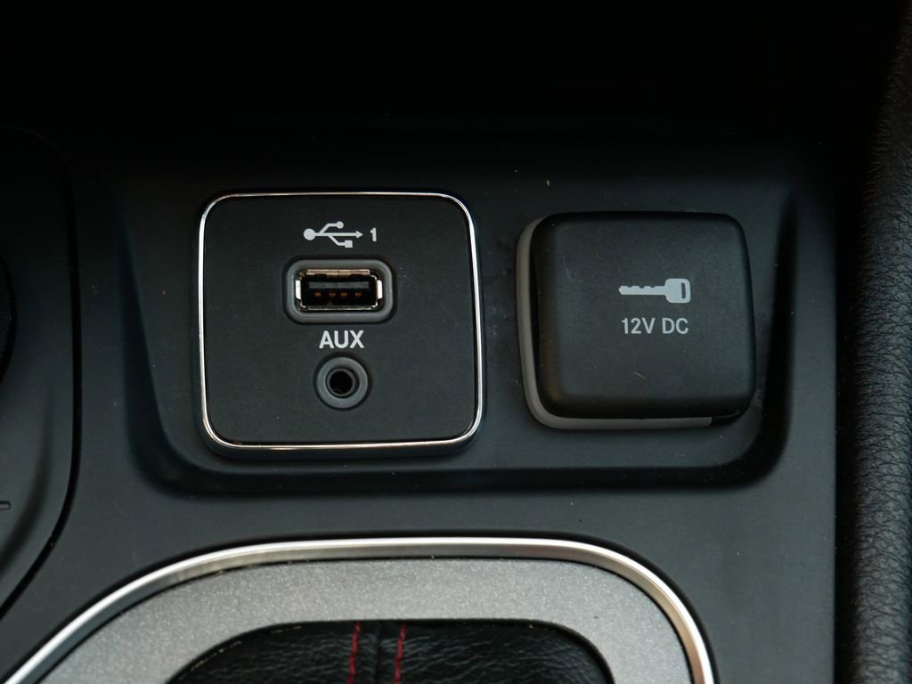 Used 2020 Jeep Cherokee Trailhawk w/ Cold Weather Group AWD/4WD image 27