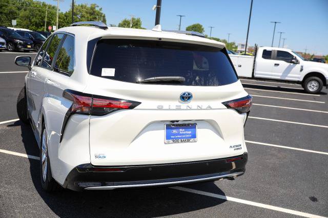 Used 2021 Toyota Sienna Platinum FWD image 13