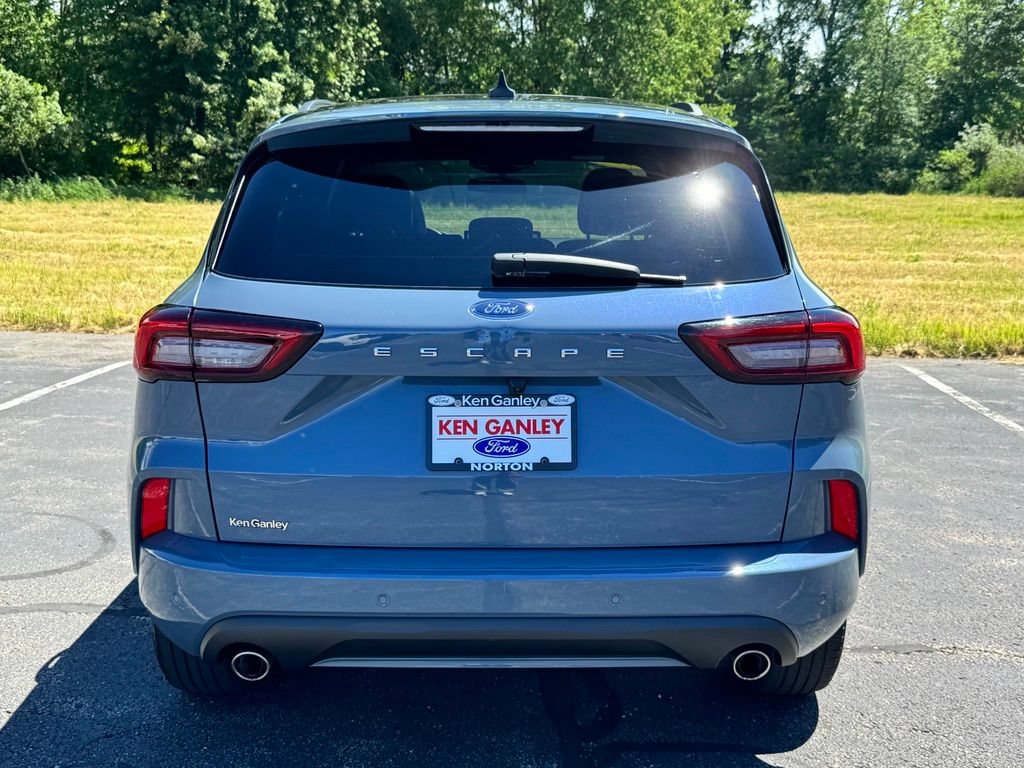 Certified 2023 Ford Escape ST-Line w/ Tech Pack #1 AWD/4WD image 8