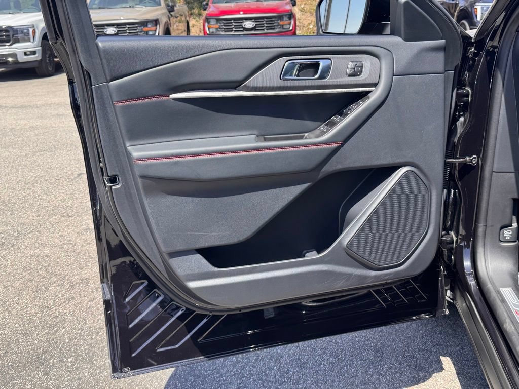 Certified 2025 Ford Explorer ST-Line w/ Premium Package RWD image 16