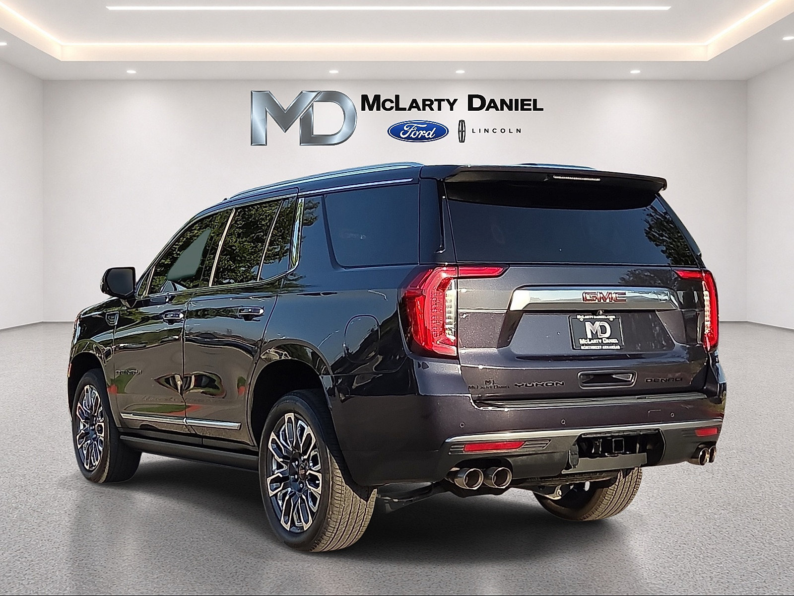 Used 2023 GMC Yukon Denali AWD/4WD image 4