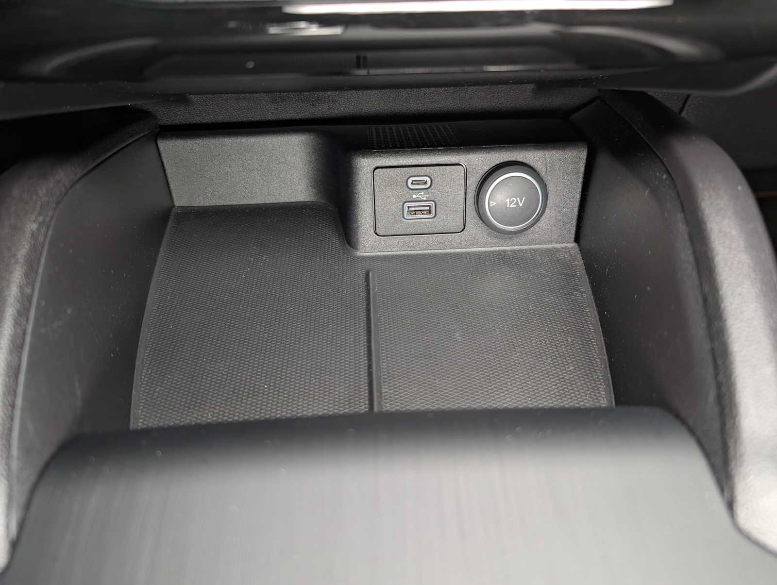 Certified 2021 Ford Escape SEL w/ SEL Stealth AWD Package image 29
