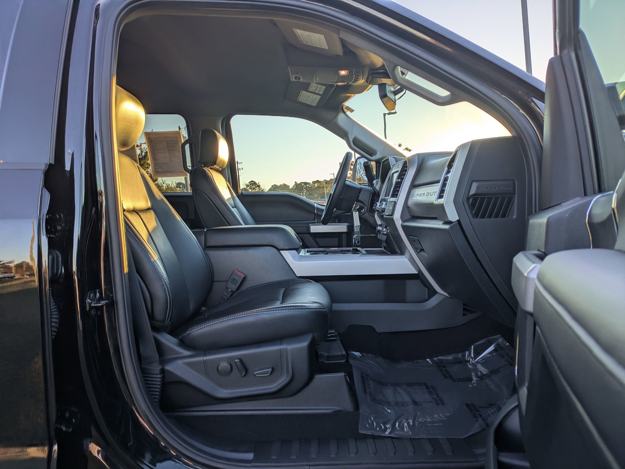 Certified 2020 Ford F250 Lariat w/ Tremor Off-Road Package image 35