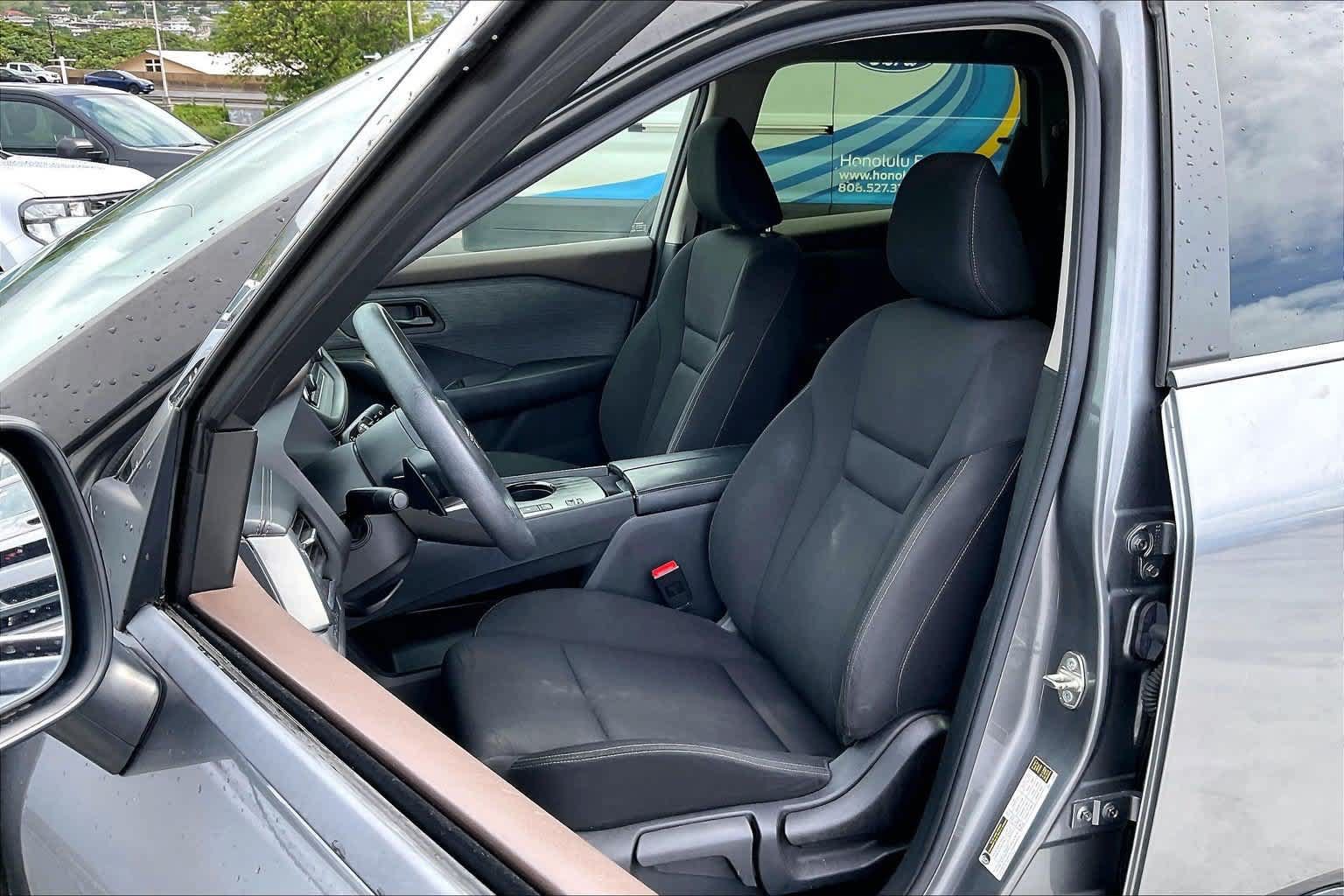 Used 2023 Nissan Rogue S FWD image 11