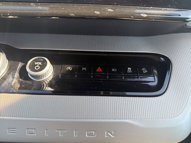 Certified 2025 Ford Expedition Active AWD/4WD image 43