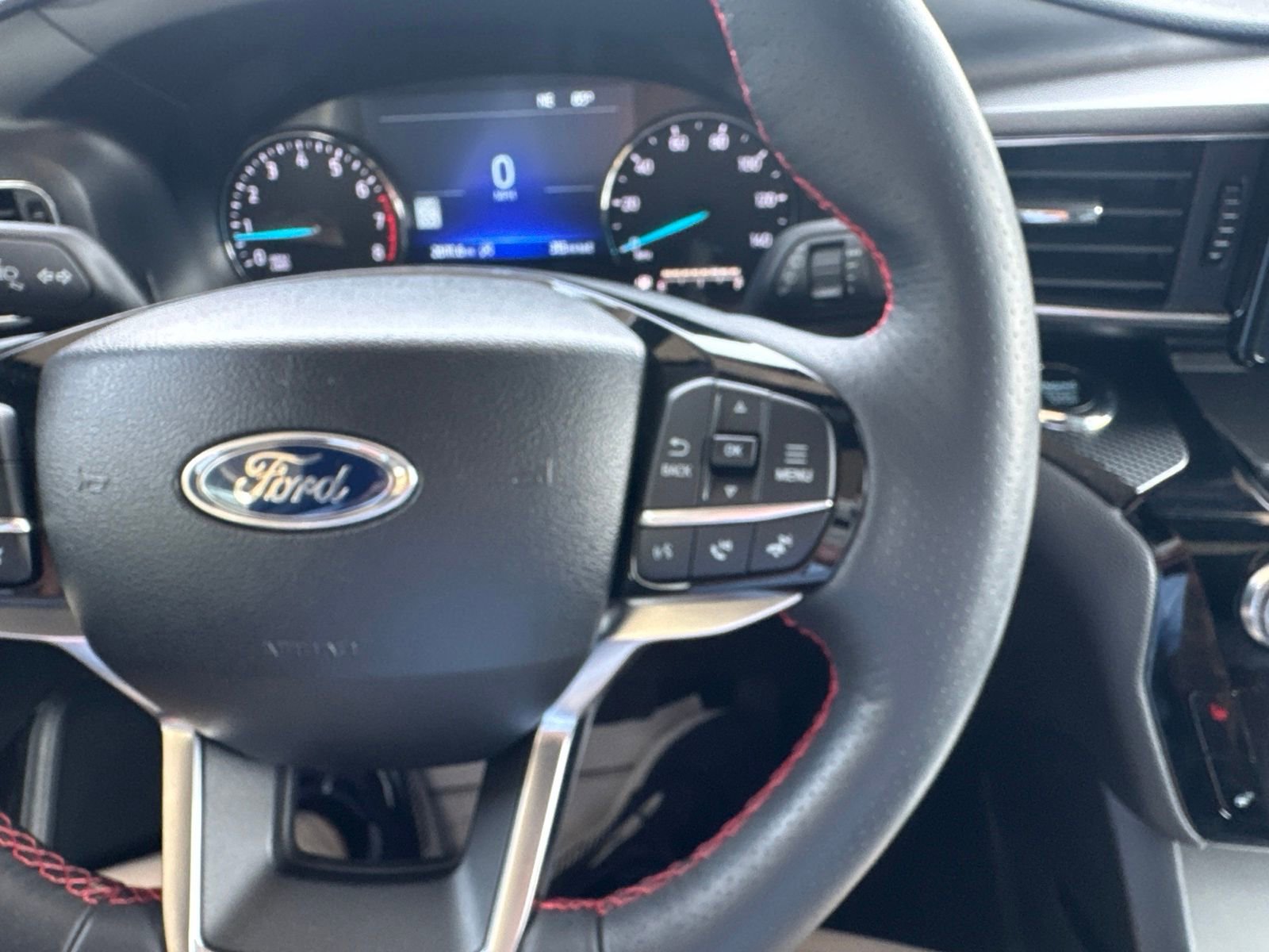 Certified 2024 Ford Explorer ST-Line w/ Class IV Trailer Tow Package AWD/4WD image 29