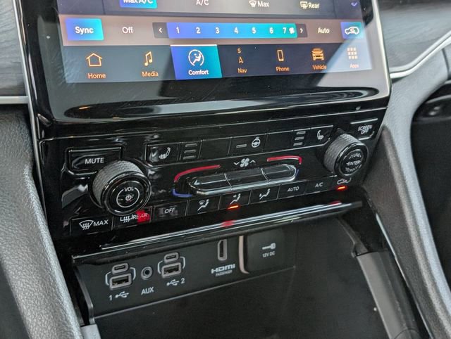 Used 2022 Jeep Grand Cherokee Limited 4xe image 21