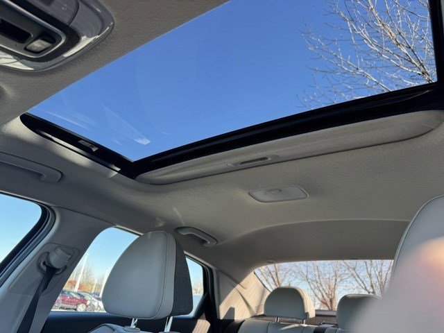 Used 2023 Hyundai Elantra Limited w/ Cargo Package image 19