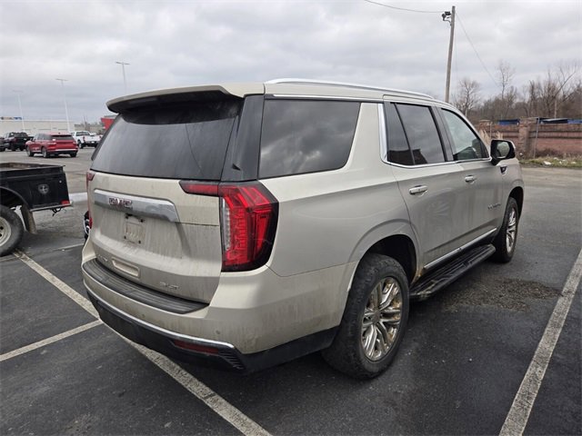 Used 2022 GMC Yukon SLT w/ SLT Luxury Package image 4