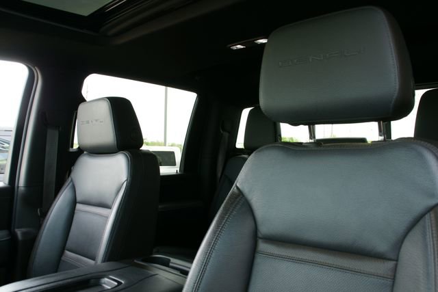 Used 2021 GMC Sierra 2500 Denali w/ Denali Ultimate Package AWD/4WD image 23