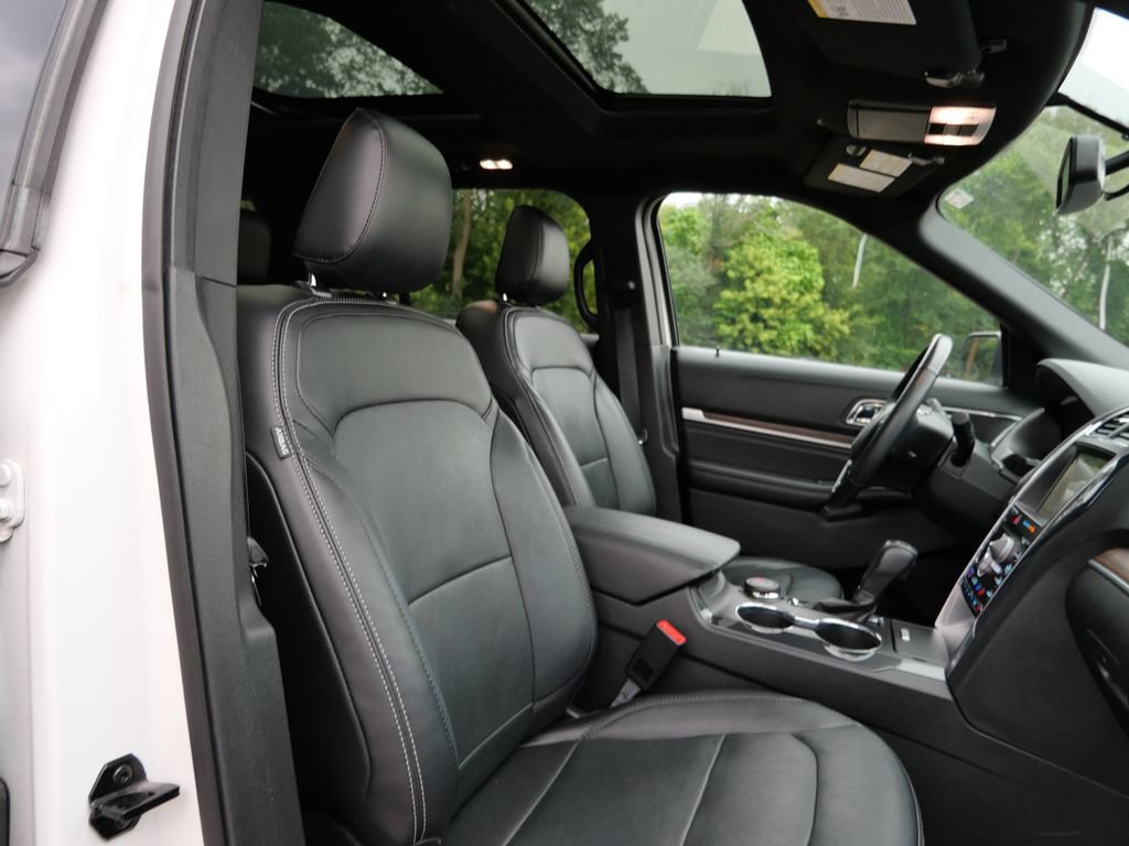 Certified 2019 Ford Explorer Limited w/ Class III Trailer Tow Package AWD/4WD image 12