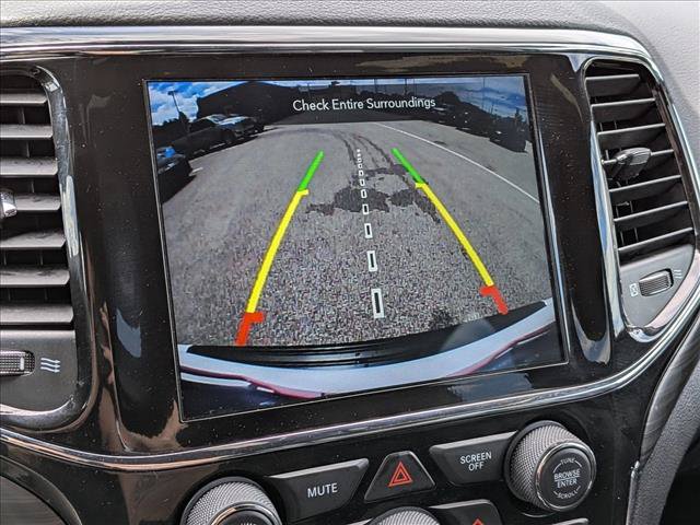 Used 2022 Jeep Grand Cherokee Laredo X AWD/4WD image 15