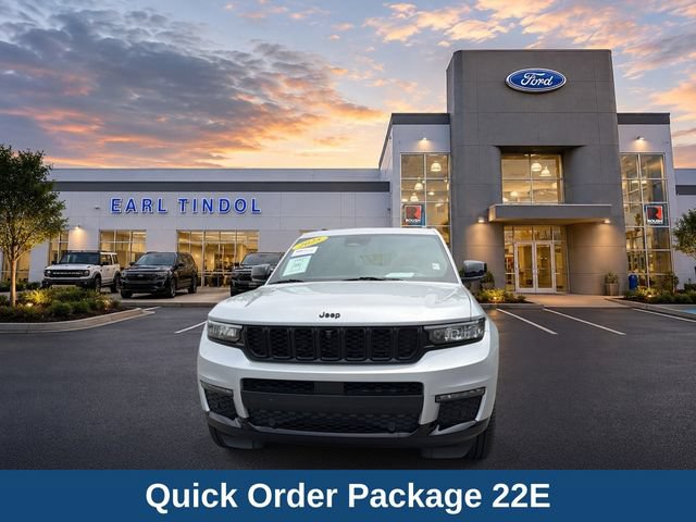 Used 2025 Jeep Grand Cherokee L Limited w/ Luxury Tech Group II AWD/4WD image 3